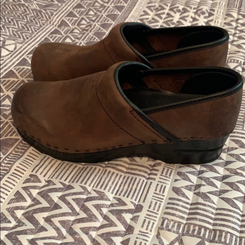Bjorndal brown leather clogs